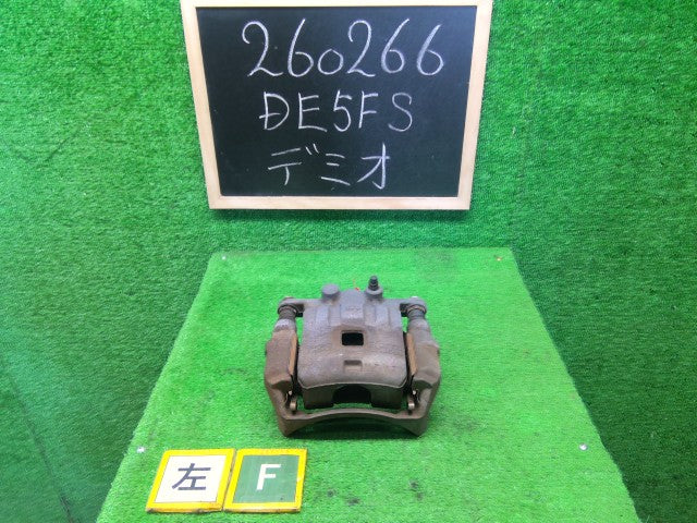 【中古】デミオ DBA-DE5FS 左フロントキャリパー DFZ1-33-99Z
