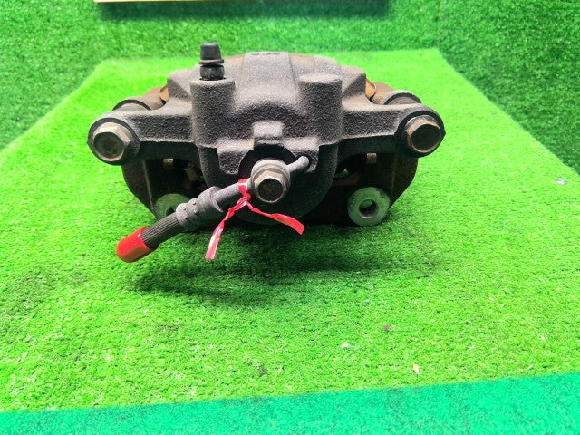 【中古】デミオ DBA-DE5FS 左フロントキャリパー DFZ1-33-99Z