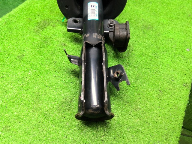 【中古】デミオ DBA-DE5FS 右フロントストラット D04A-34-700C