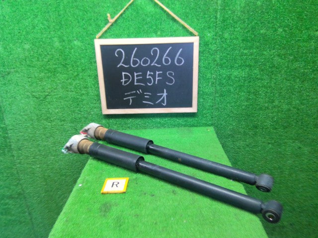 【中古】デミオ DBA-DE5FS リアストラット・アブソーバーセット DR61-28-70XD