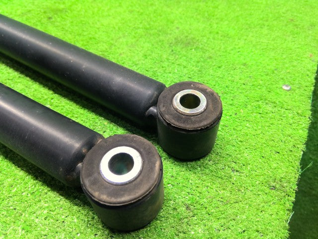 【中古】デミオ DBA-DE5FS リアストラット・アブソーバーセット DR61-28-70XD