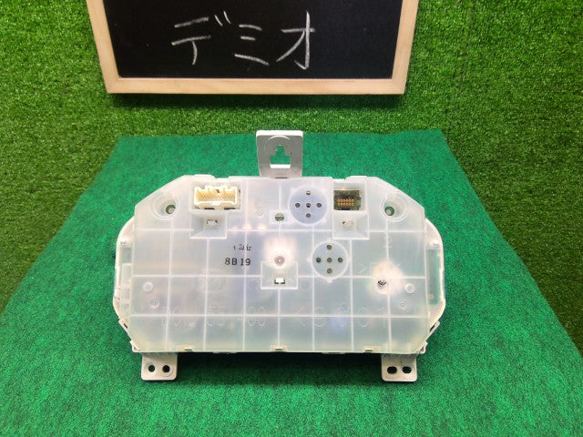 【中古】デミオ DBA-DE5FS スピードメーター D01P-55-471C
