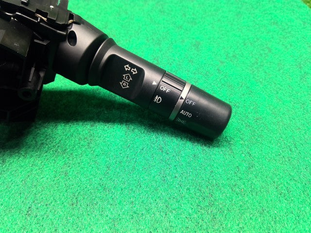 【中古】デミオ DBA-DE5FS ディマースイッチ D656-66-122