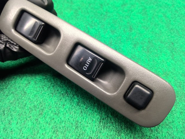 【中古】ジムニー GF-JB23W パワーウインドウスイッチ 37990-81A01-T01