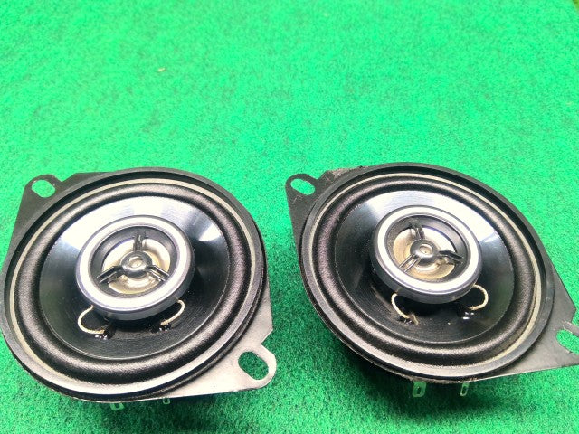 【中古】No2 ジムニー GF-JB23W スピーカー