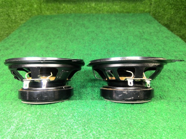 【中古】No2 ジムニー GF-JB23W スピーカー