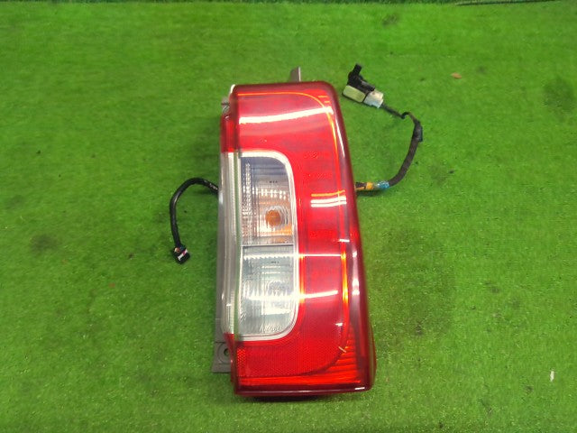 タント 右テールランプ DBA-LA600S 81551-B2350-