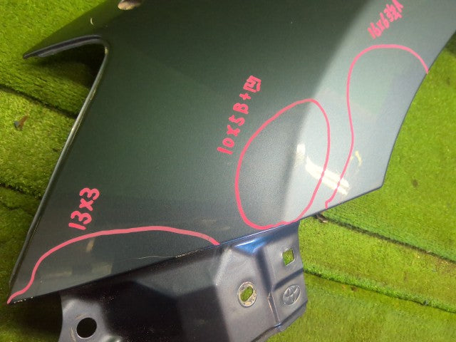 【中古】ＲＡＶ－４ DBA-ACA31W 左フロントフェンダー 53802-42160