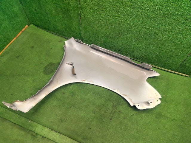 【中古】プロボックス DBE-NCP165V 左フロントフェンダー 53812-52460