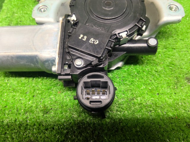 【中古】プロボックス DBE-NCP165V 右フロントドアレギュレータ・モーター 69801-52080