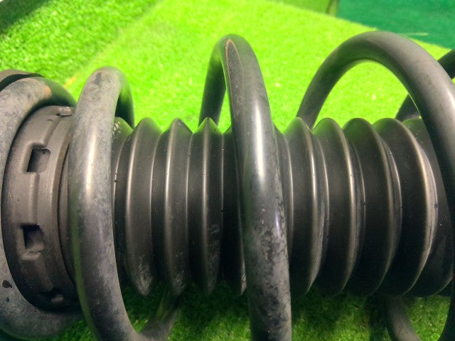 【中古】プロボックス DBE-NCP165V 左フロントストラット 48520-52B70