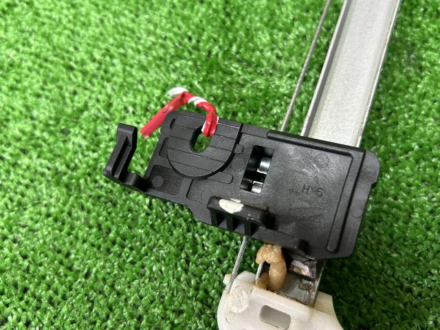 ＭＰＶ DBA-LY3P 左リアドア レギュレータ