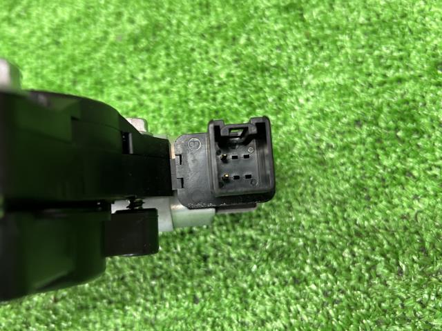 ＭＰＶ DBA-LY3P 左リアドア レギュレータ