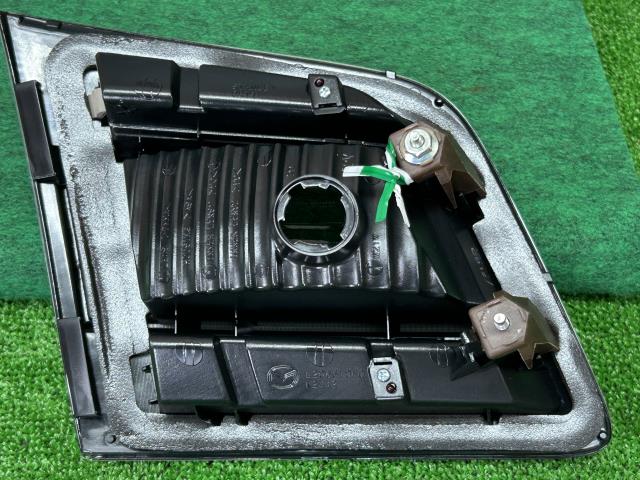 ＭＰＶ DBA-LY3P 右フィニッシャーパネル テール内側