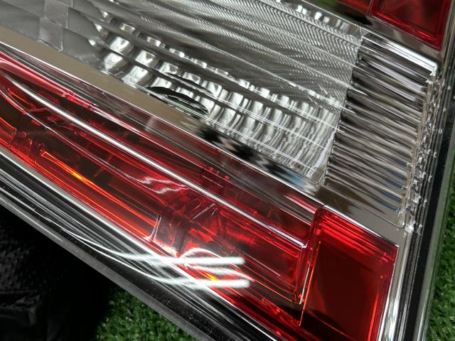 ＭＰＶ DBA-LY3P 左フィニッシャーパネル テール内側