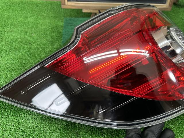 ＭＰＶ DBA-LY3P 左テールランプ 左ブレーキランプ