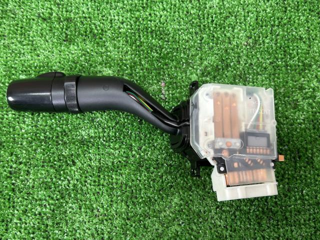 ＭＰＶ DBA-LY3P ライトスイッチ ウインカー