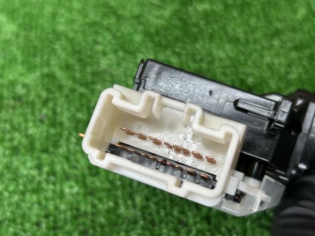 ＭＰＶ DBA-LY3P ライトスイッチ ウインカー