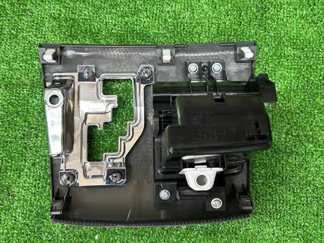 ＭＰＶ DBA-LY3P カーボン調 シフトパネル