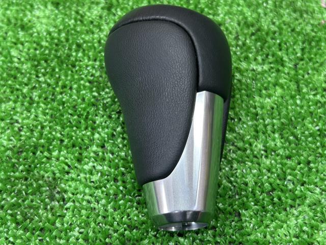 ＭＰＶ DBA-LY3P シフトノブ レザー