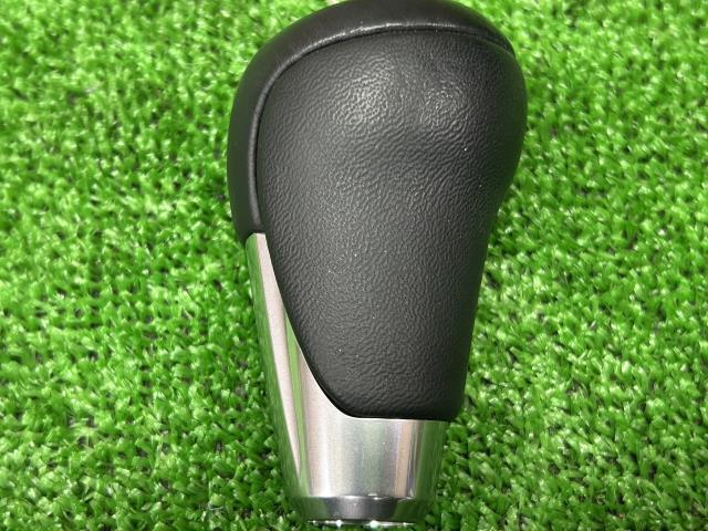 ＭＰＶ DBA-LY3P シフトノブ レザー