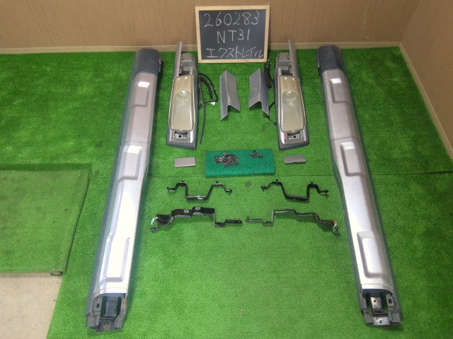 【中古】エクストレイル DBA-NT31 ルーフレール ライト付き