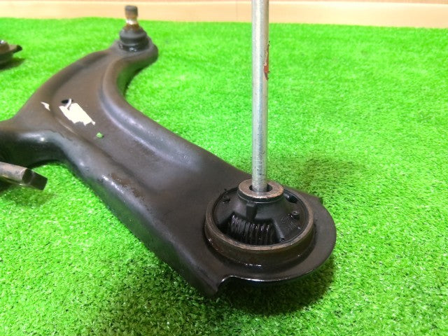 【中古】エクストレイル DBA-NT31 右フロントロアアーム 54500-JG00B