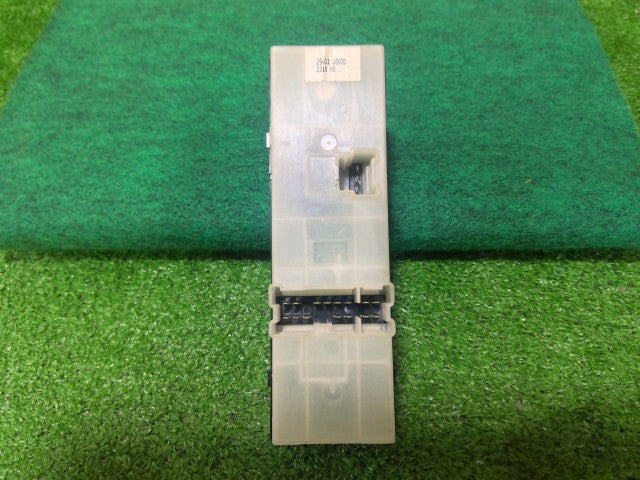 【中古】エクストレイル DBA-NT31 パワーウインドウスイッチ PWスイッチ