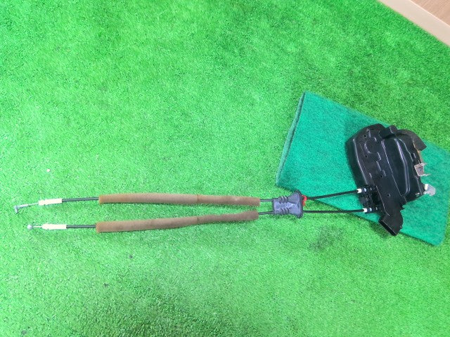 【中古】エクストレイル DBA-NT31 左フロント ドアロック
