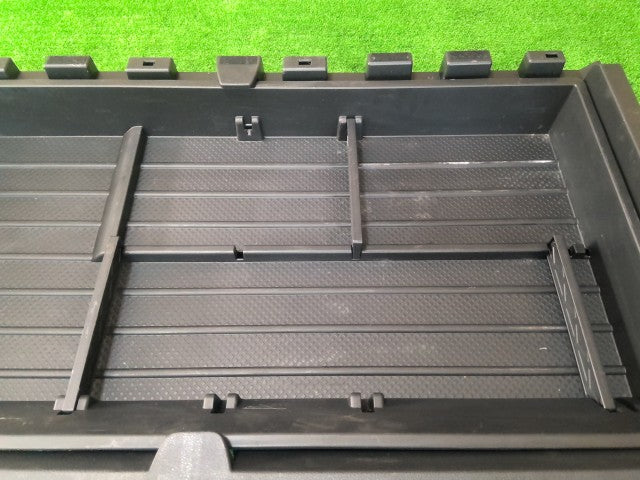 【中古】エクストレイル DBA-NT31 右側 ラゲッジトレイ