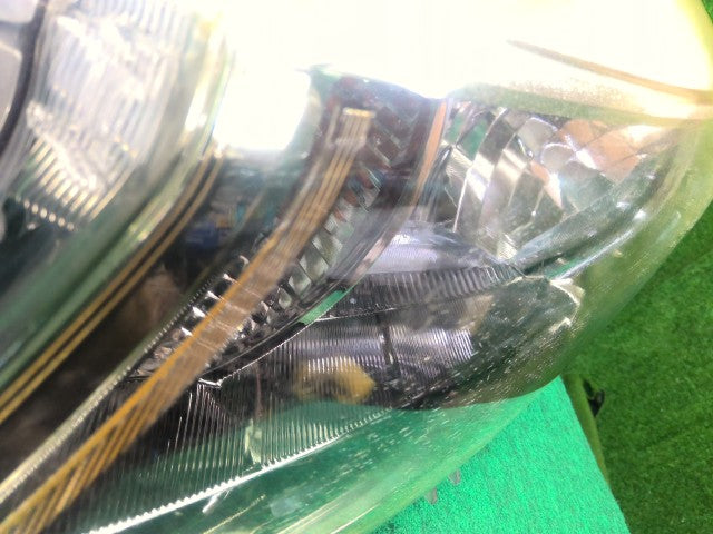 ヴィッツ 左ヘッドランプＡＳＳＹ DBA-NSP135 81150-52D20