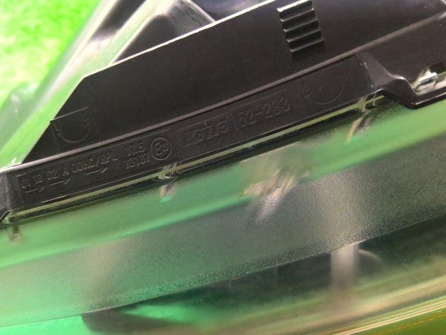 ヴィッツ 左ヘッドランプＡＳＳＹ DBA-NSP135 81150-52D20