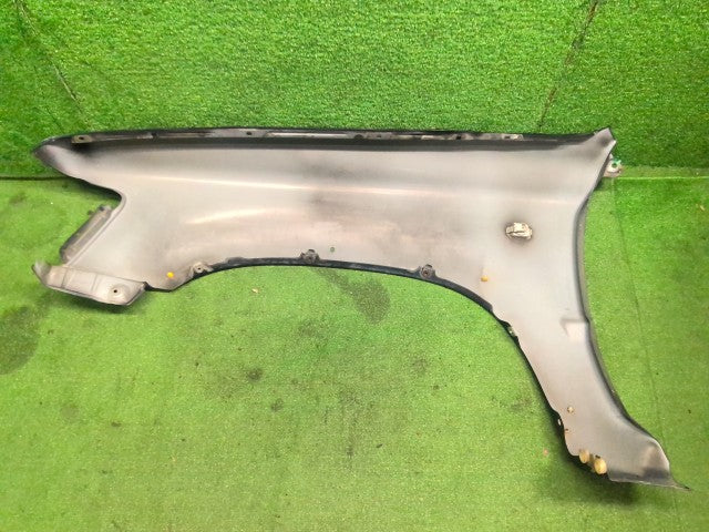 【中古】ハイラックスサーフ Y-KZN130W 右Ｆフェンダー 53811-35130 自社品番260291 204