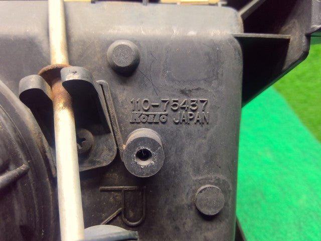 【中古】ハイラックスサーフ Y-KZN130W 右ヘッドランプＡＳＳＹ 81110-35090 自社品番260291 204