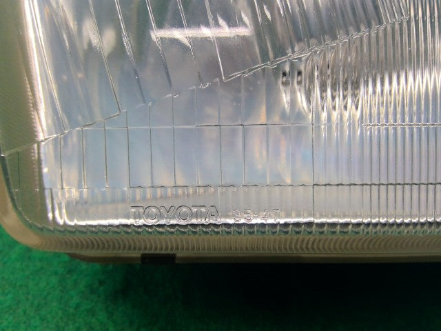 【中古】ハイラックスサーフ Y-KZN130W 左ヘッドランプＡＳＳＹ 81150-35090 自社品番260291 204