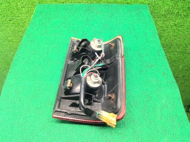 【中古】ハイラックスサーフ Y-KZN130W 左テールランプ 81560-35080 自社品番260291 204