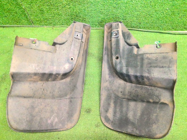 【中古】ハイラックスサーフ Y-KZN130W マッドガード（セット） 76603-39025 自社品番260291 204