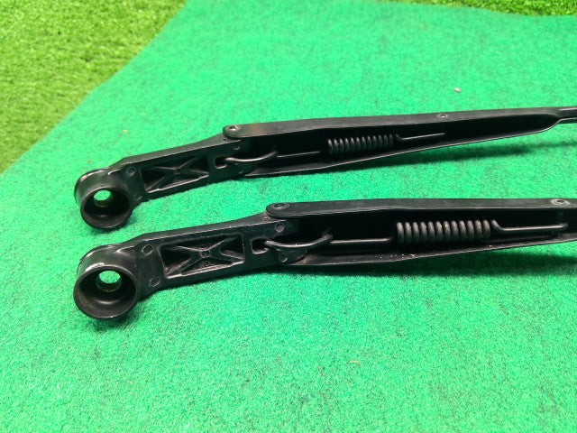 【中古】ハイラックスサーフ Y-KZN130W ワイパーアーム 85211-35010 自社品番260291 204