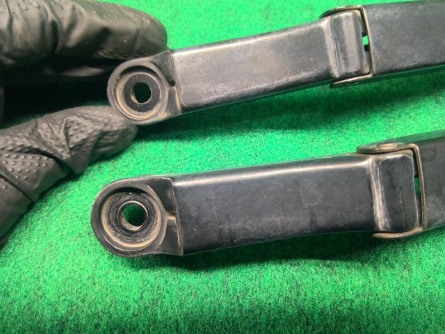 【中古】ハイラックスサーフ Y-KZN130W ワイパーアーム 85211-35010 自社品番260291 204