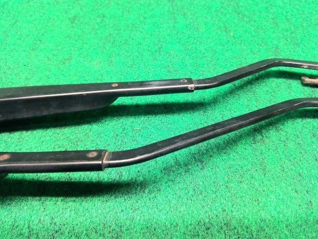 【中古】ハイラックスサーフ Y-KZN130W ワイパーアーム 85211-35010 自社品番260291 204