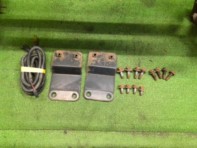 【中古】ハイラックスサーフ Y-KZN130W フロント バンパー ガード  自社品番260291 204