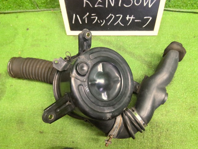 【中古】ハイラックスサーフ Y-KZN130W エアクリーナーＡＳＳＹ 17700-67080 自社品番260291 204