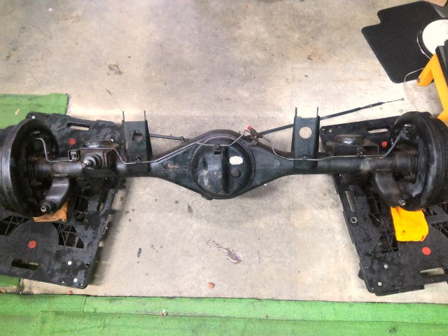 【中古】ハイラックスサーフ Y-KZN130W リア デフ ホーシングＡＳＳＹ 41110-26210 自社品番260291 204