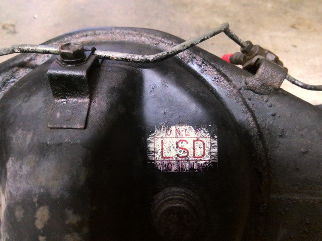 【中古】ハイラックスサーフ Y-KZN130W リア デフ ホーシングＡＳＳＹ 41110-26210 自社品番260291 204