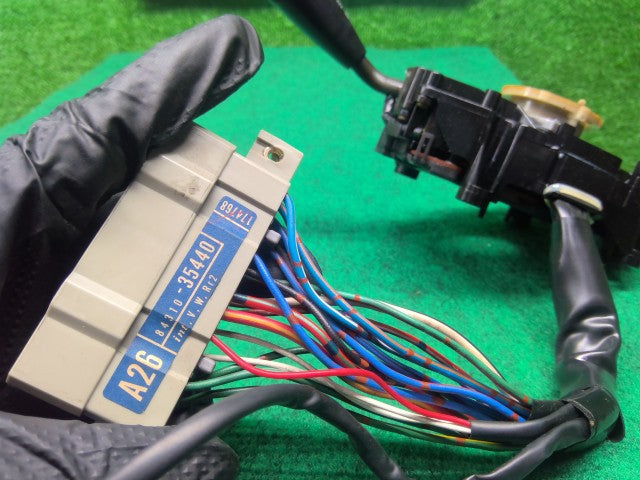 【中古】ハイラックスサーフ Y-KZN130W ディマースイッチ 84310-35440 自社品番260291 204