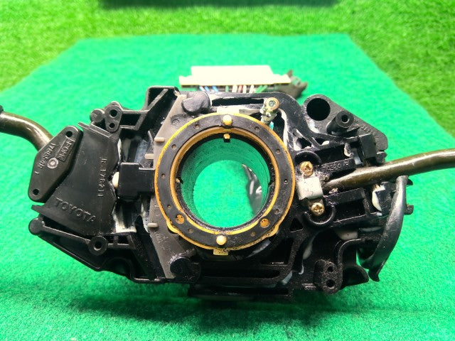 【中古】ハイラックスサーフ Y-KZN130W ディマースイッチ 84310-35440 自社品番260291 204