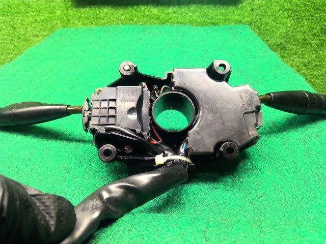 【中古】ハイラックスサーフ Y-KZN130W ディマースイッチ 84310-35440 自社品番260291 204