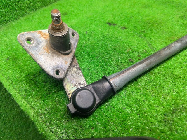 【中古】ハイラックスサーフ Y-KZN130W フロント ワイパーモーター 85110-35161 自社品番260291 204