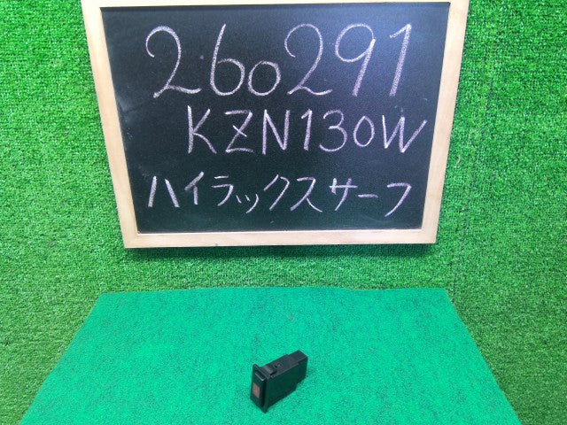 【中古】ハイラックスサーフ Y-KZN130W ハザードスイッチ 84332-89110 自社品番260291 204