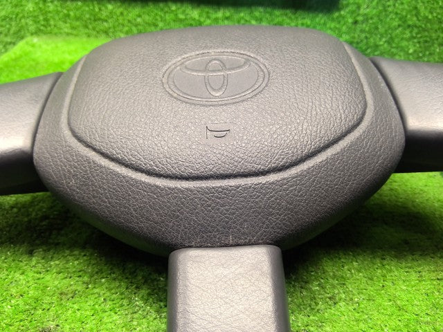 【中古】ハイラックスサーフ Y-KZN130W ステアリングホイール 45100-35350-B2 自社品番260291 204